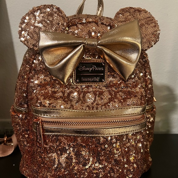 LOUNGEFLY ROSE GOLD MINNIE BAGPACK INCLUDING FREE MATCHING EARS - Picture 2 of 9